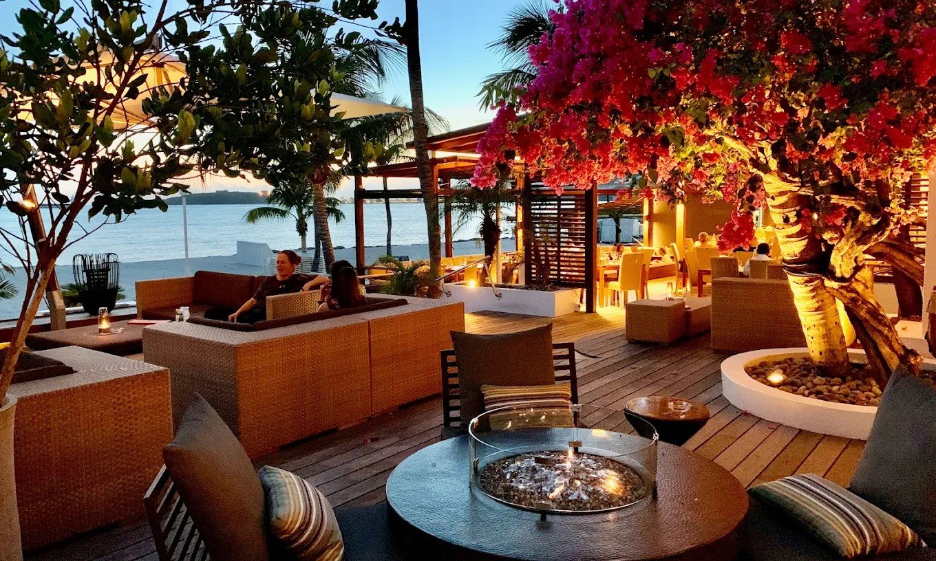 Ocean Lounge